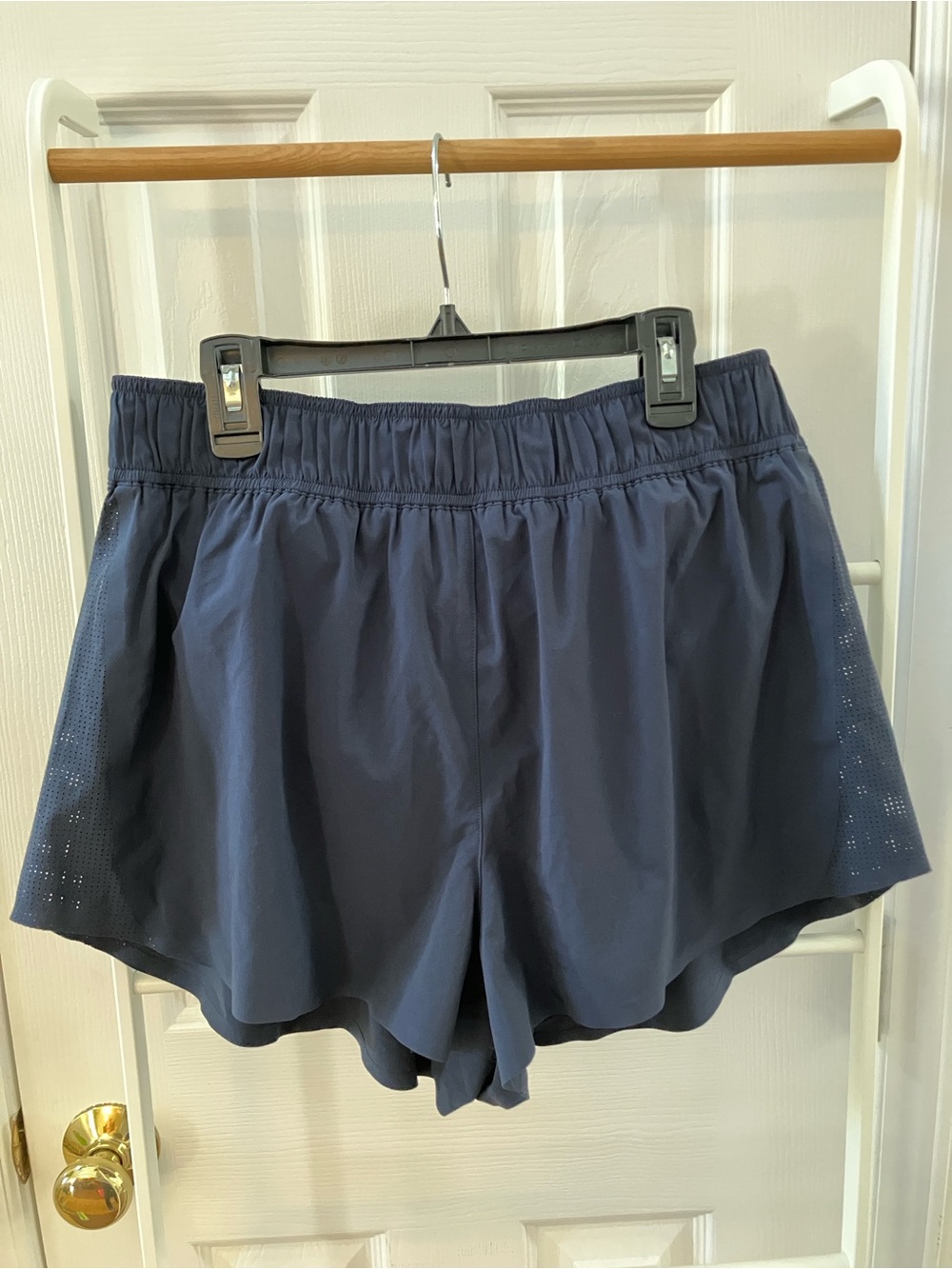 Beyond Yoga Navy Solemate 2.5” Athletic Shorts with Side Vent Panels